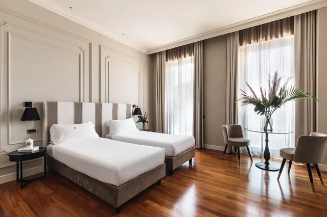 غرفة تنفيذية، SeePort Hotel 1/3