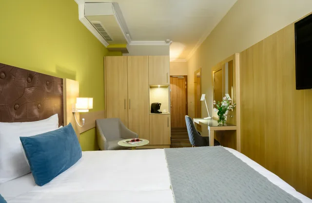 غرفة كومفورت بسرير مزدوج أو سريرين منفصلين، Leonardo Hotel Budapest 1/4