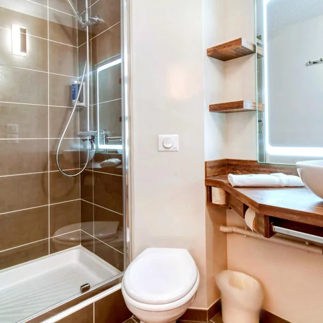 غرفة بسرير مزدوج، Brit Hotel Confort Pau Lons 8/8