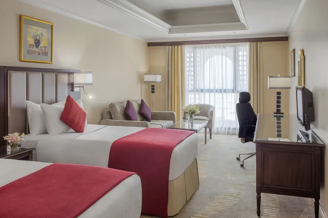 غرفة كلاسيكية بسريرين منفصلين بإطلالة على المدينة، دار الإيمان إنتركونتنينتال(Intercontinental Madinah Dar Al Iman) 1/6