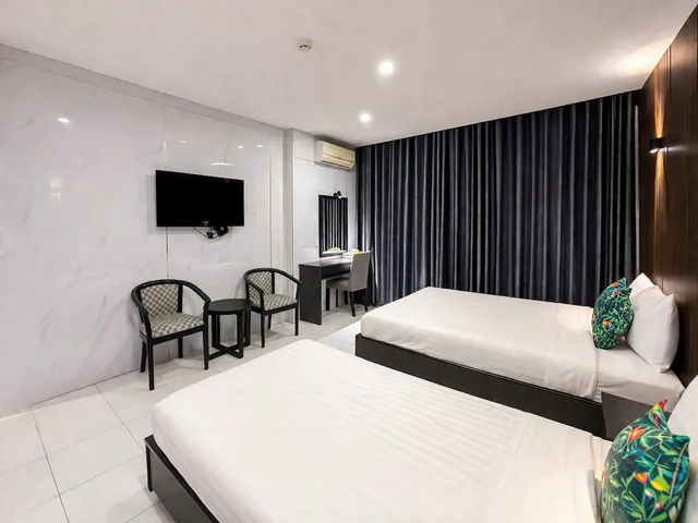 غرفة عائلية رباعية بسريرين كوين، Holiday Hotel 9/10
