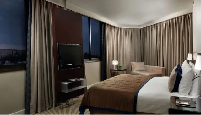 Luxury, Suite, King Bed, Athenaeum Intercontinental Hotel 4/6