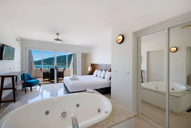 3 Bedrooms, Spa, Penthouse, 2 King Beds, 3 Beds, 3 Bathrooms, Top Floor، The Sebel Whitsundays 8/8
