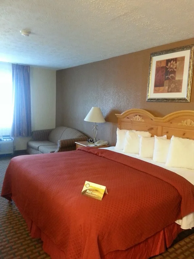 غرفة قياسية بسرير كينج، Quality Inn Elyria 2/2
