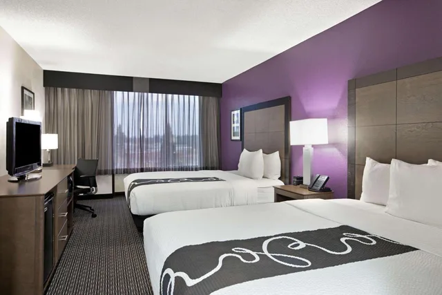 Deluxe, 2 Queen Beds, La Quinta Inn & Suites by Wyndham Rancho Cordova Sacramento 4/9