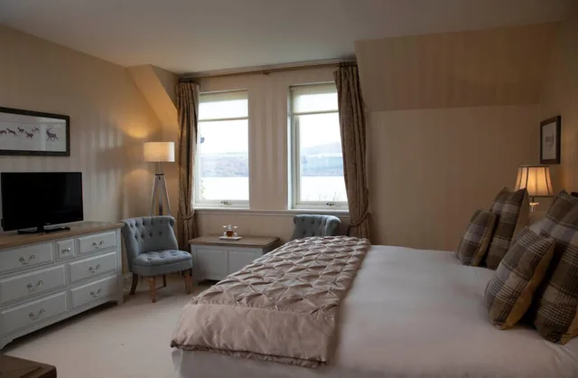 غرفة تنفيذية بسرير كينج، Loch Ness Cottages 2/3
