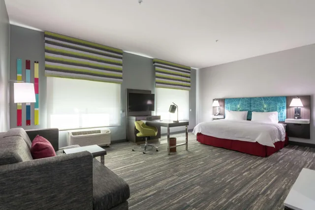 جناح بسرير كينج، Hampton Inn & Suites Dallas East TX 2/5