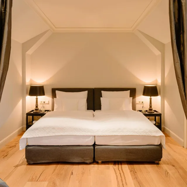 جناح جونيور بسرير كينج، Schlosshotel Hugenpoet 1/10