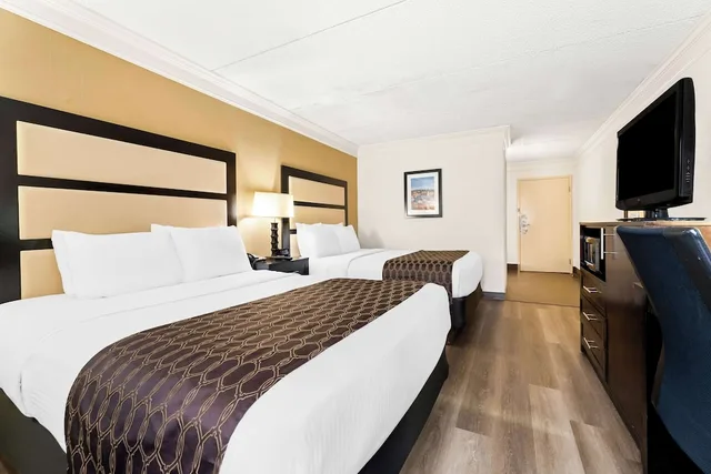 Standard, 2 Queen Beds, Best Western Riverside Inn 2/5