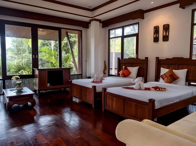 Executive, Suite, Villa، Kooncharaburi Resort & Spa 1/1