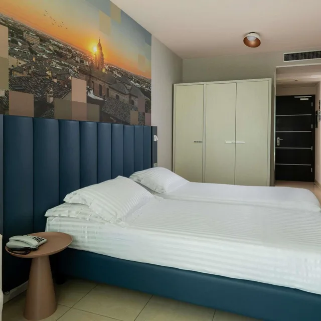 Classic, Twin Beds, Side Sea View, Balcony, MERCURE RIMINI ARTIS 3/10