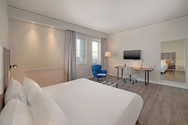 Superior, Double Bed, Xl، NH Napoli Panorama 5/8