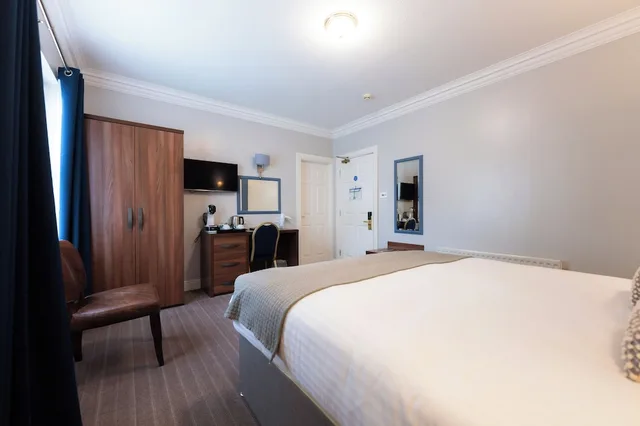 Superior, King Bed, Celtic Royal 1/4
