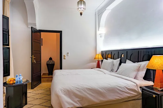 1 Bedroom, Superior, King Bed, Courtyard View, Riad Dar Dialkoum 3/10
