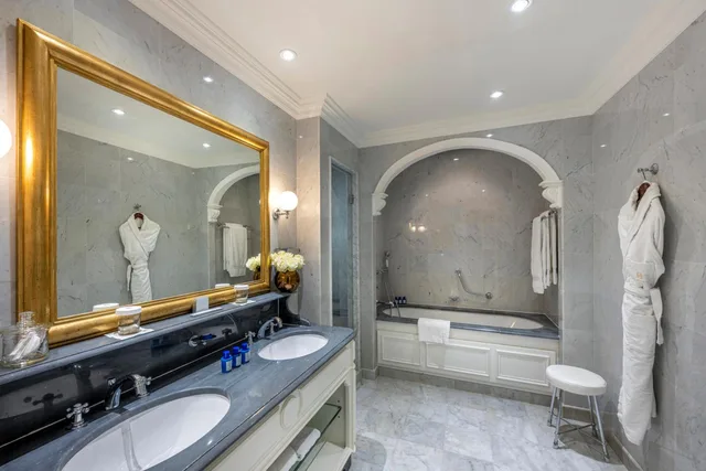 1 Bedroom, Suite, City or Courtyard View، Hotel Hermitage Monte Carlo 6/7