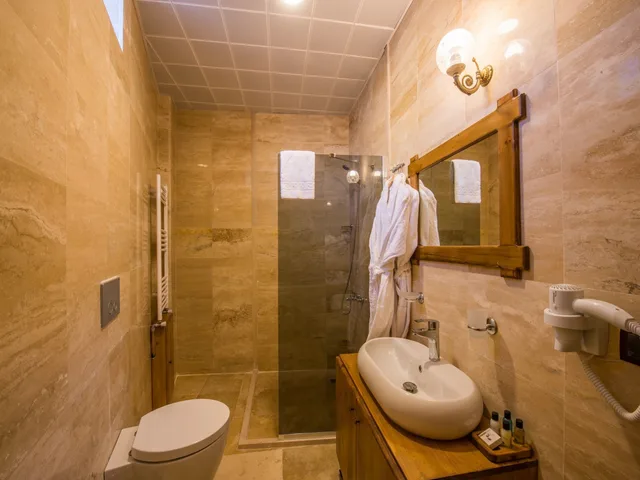 غرفة كومفورت بسرير كوين بإطلالة على الحديقة، Lucky Cave Cappadocia 2/2