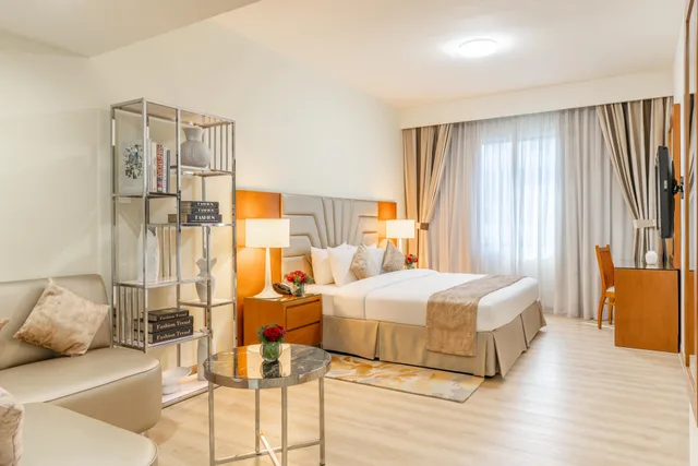 Three Bedroom Grand Premier (3 Bhk-Gp)، Golden Sands Hotel Apartments 3-5-10 3/3