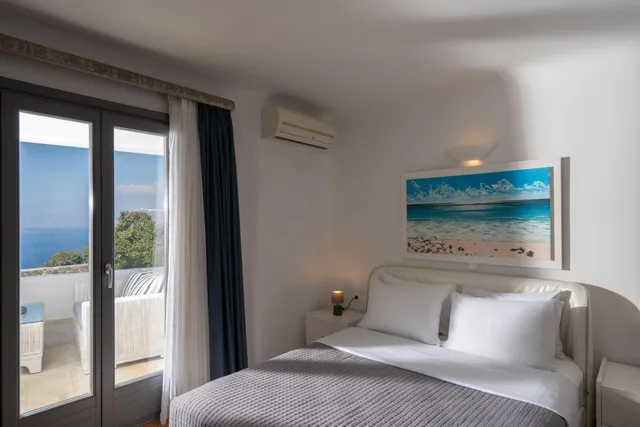 Serenity, Garden, Villa, Caldera View, Private Garden, Hot Tub، Santorini Princess Presidential Suites 5/10