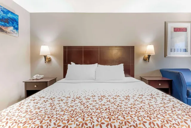 غرفة قياسية بسرير كينج، Best Western Royal Inn 2/10