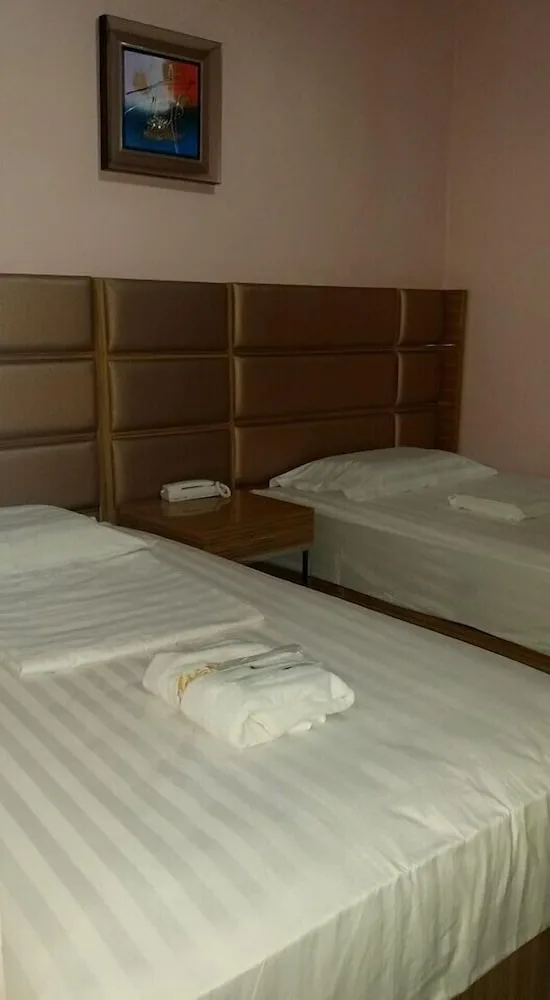 Vip, Family, 3 Queen Beds، Meaco Hotel - Valenzuela 3/4