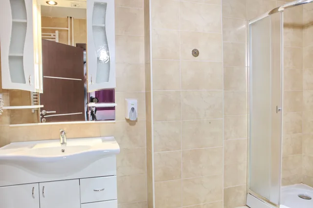 غرفة اقتصادية بسرير كينج، Side One Design Hotel 8/10