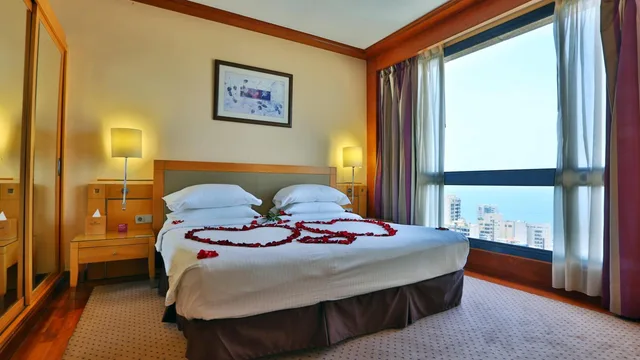 غرفة ركنية، Crowne Plaza Hotel Beirut 2/8