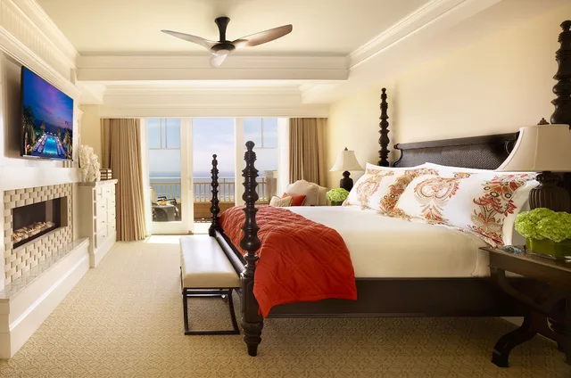 Suite, King Bed, Sofa, Montage Laguna Beach 1/2