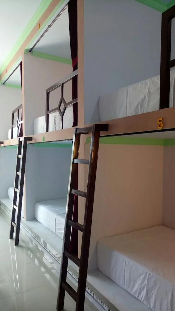 سكن مشترك مختلط، Pering Bungalow 2/4
