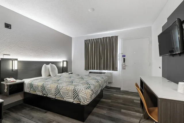 غرفة ديلوكس بسرير مزدوج لذوي الإعاقة، Motel6 San Diego, CA - North 1/5