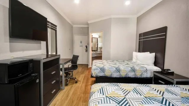 غرفة بسريرين مزدوجين، Motel6 Humble, TX - Houston International Airport 1/4