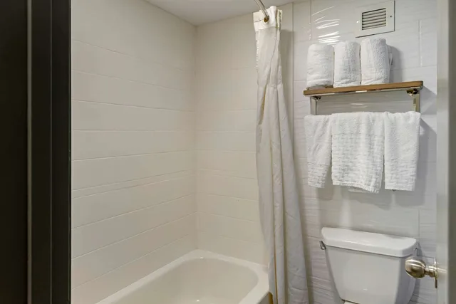 غرفة كبيرة بسرير كينج مع أريكة، Best Western Plus Executive Hotel 3/3