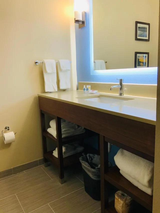 غرفة بسريرين كوين لذوي الإعاقة، Comfort Suites Cedar Park - Austin Northwest 3/3