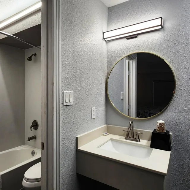 Room, Double Bed, Studio6 Alvin, TX 7/8