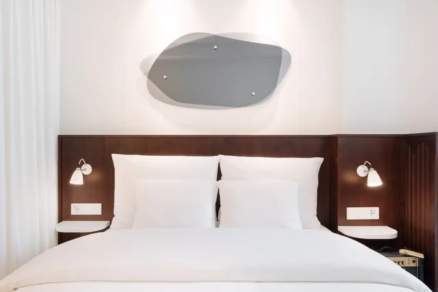 Ruby, Select، Ruby Hanna Hotel Stuttgart 1/1