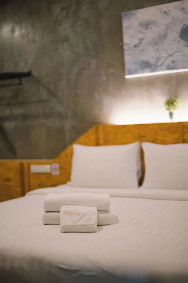 غرفة قياسية بسرير كينج بغرفة نوم واحدة، The Arbern Hostel x Bistro 2/5