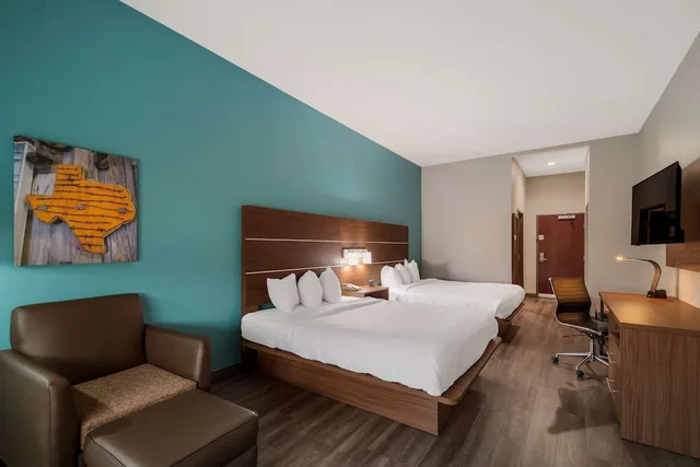 غرفة قياسية بسريرين كوين بحوض استحمام لذوي الإعاقة، Best Western Bowie Inn and Suites 4/5
