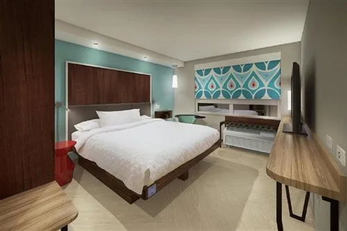 Standard, King Bed, Tru By Hilton Lancaster East 1/1