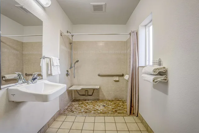 غرفة ديلوكس بسرير كوين للمدخنين، Motel6 Marysville, CA 4/4