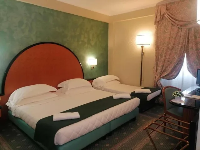 Room, Triple, 1 Double and 1 Single Bed, Hotel Principe 2/4