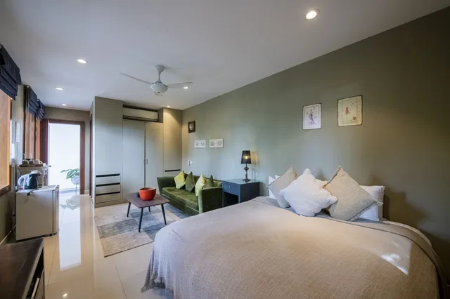 غرفة بسريرين منفصلين وسريرين كينج بـ8 غرف نوم بمسبح خاص، VILLA BAAN PHU PRANA 2/10