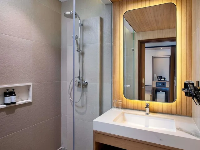 غرفة بريميوم سوبيريور بسرير مزدوج، Mercure Pangkalan Bun 4/5