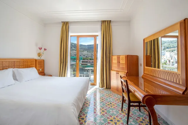 غرفة كلاسيكية بسريرين منفصلين، Grand Hotel Flora Sorrento 3/5