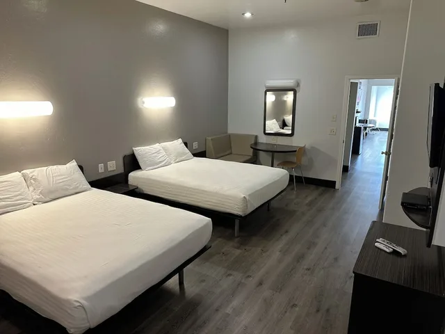 غرفة قياسية بسريرين كوين لذوي الإعاقة، Motel6 Globe, AZ 3/9