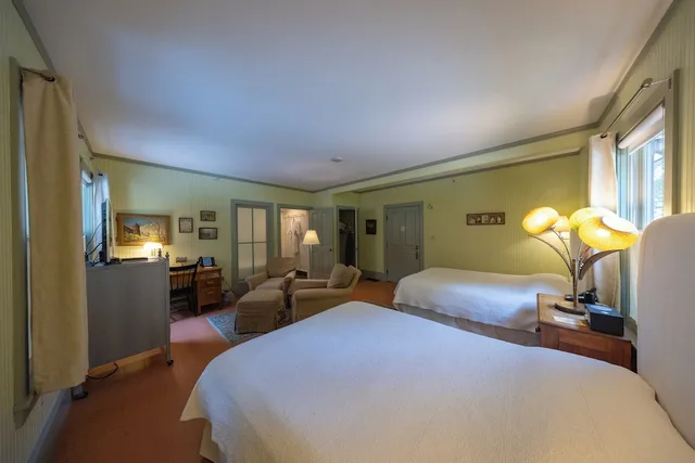 غرفة ديلوكس بسريرين كوين، The Porches Inn At Mass Moca 1/5