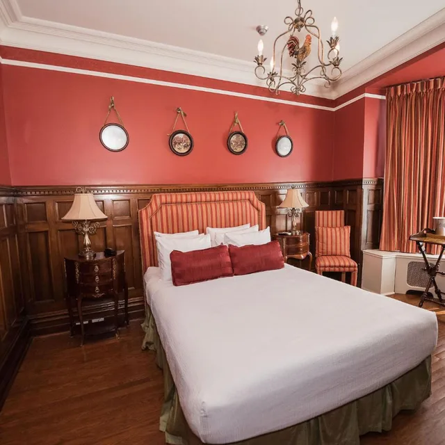 غرفة سوبيريور بسرير كينج وسرير كوين، Manoir Sherbrooke 2/6