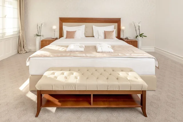 جناح ديلوكس بسرير كينج وسرير كوين مع سرير سحّاب إضافي، Le Premier Boutique Hotel 3/7