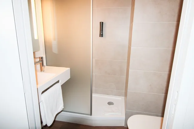 غرفة بسريرين منفصلين، B&B HOTEL Aix-les-Bains 7/7