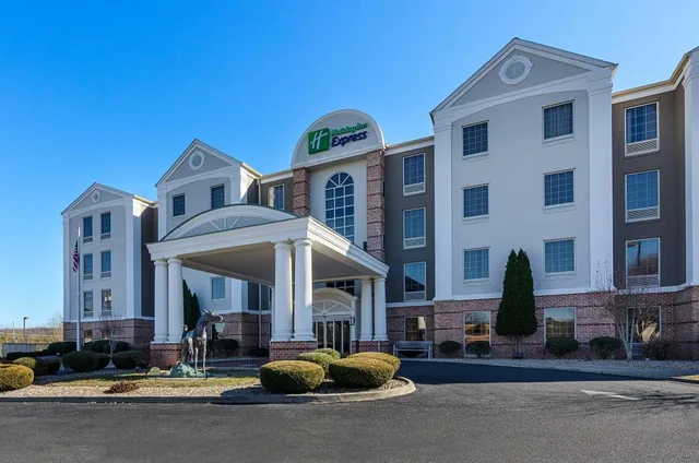 جناح بسرير كوين لذوي الإعاقة، Holiday Inn Express Lexington 1/1