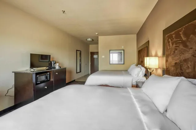 Suite, 2 Double Beds, Extra Floor Space, Accessible، Holiday Inn Express Suites Beeville 3/10