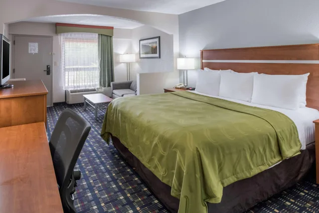 غرفة بسرير كينج للمدخنين، Quality Inn Dandridge 6/10
